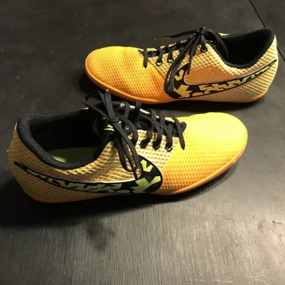 Nike Womens Indoor Cleats - 7.5